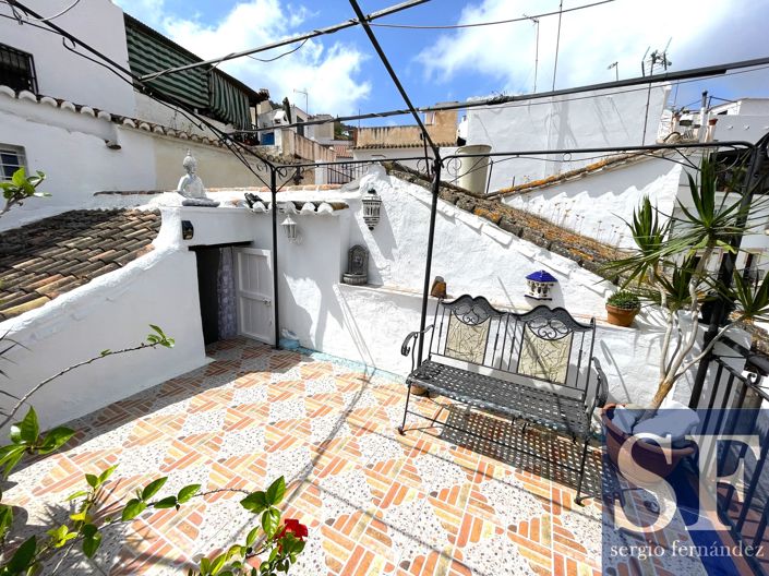 Image No.14-2 Bed Townhouse for sale