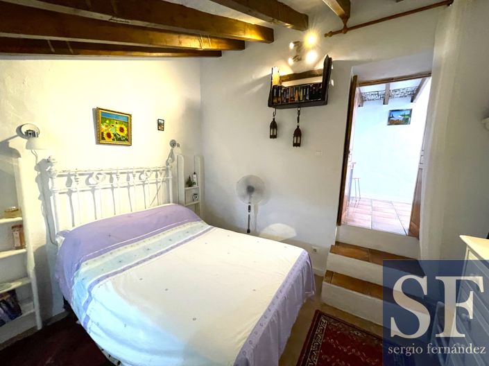 Image No.9-2 Bed Townhouse for sale