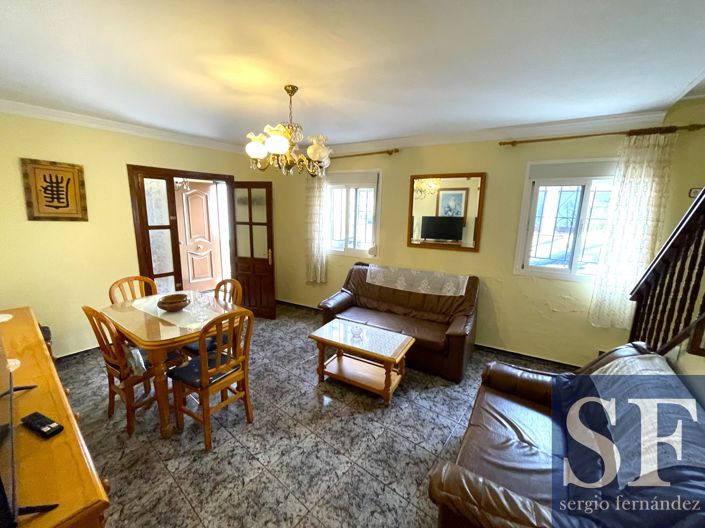 Image No.2-Maison de ville de 5 chambres à vendre à Sayalonga