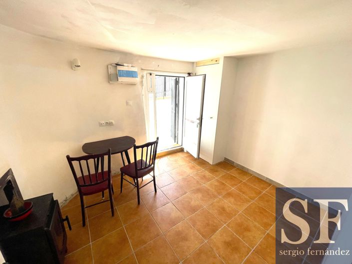 Image No.2-2 Bed Townhouse for sale