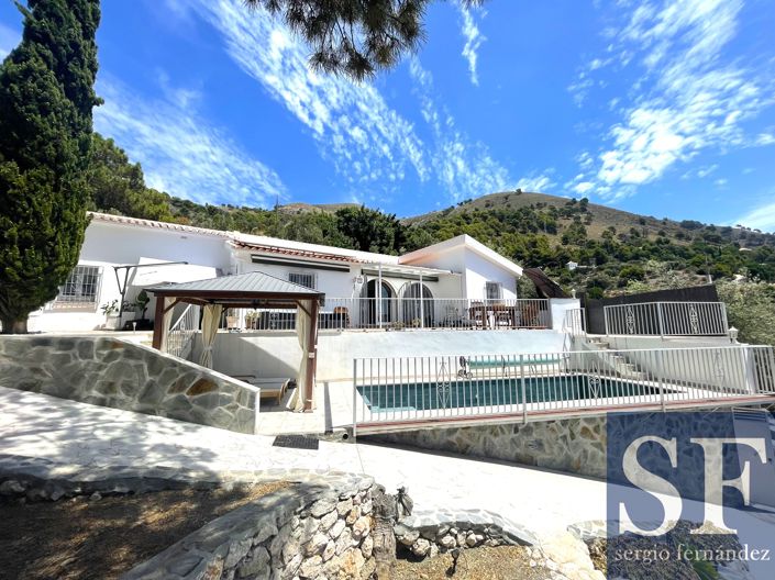 Image No.1-4 Bed Villa for sale