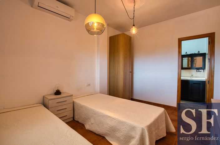 Image No.12-2 Bed Villa for sale