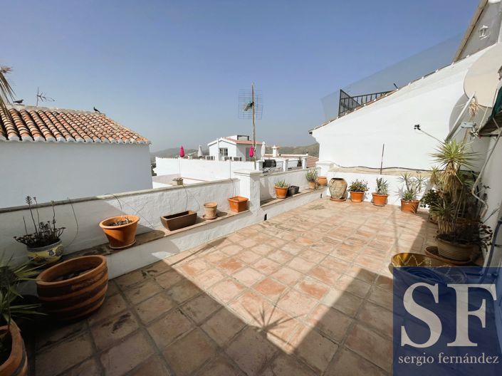 Image No.19-5 Bed Townhouse for sale