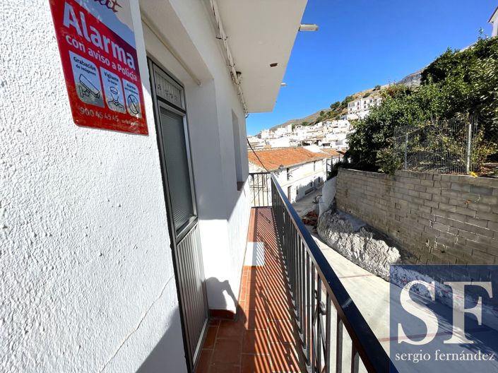 Image No.11-2 Bed Townhouse for sale