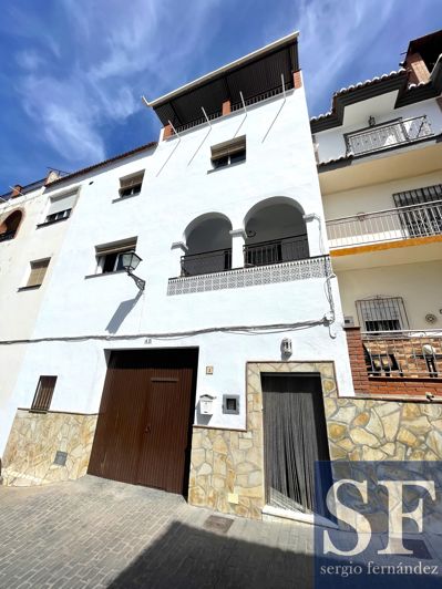 Image No.1-5 Bed Townhouse for sale