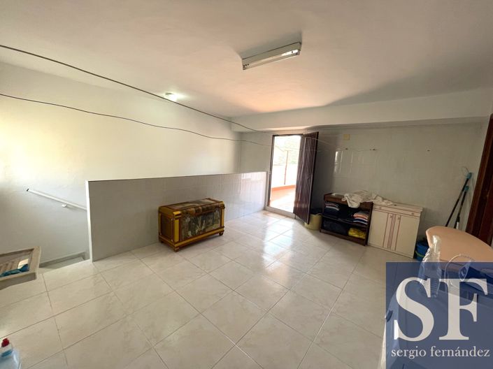 Image No.13-5 Bed Townhouse for sale