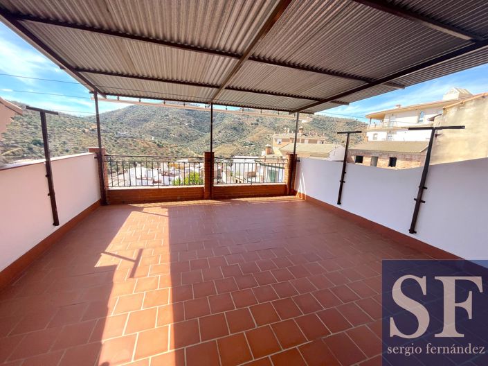 Image No.16-5 Bed Townhouse for sale