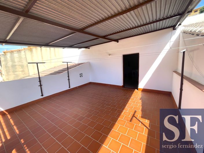 Image No.17-5 Bed Townhouse for sale