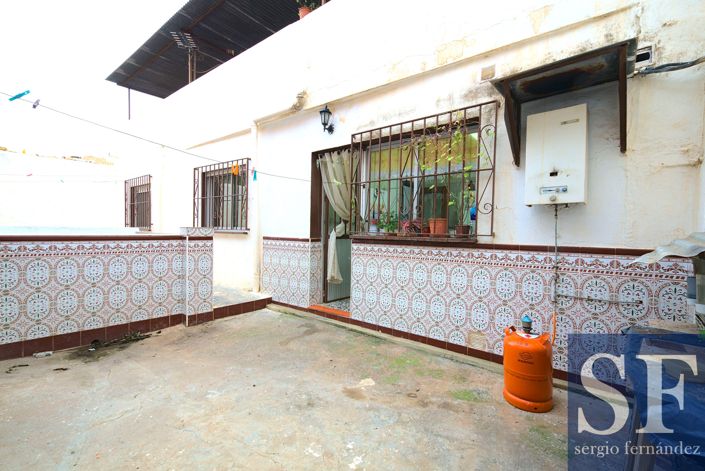 Image No.1-4 Bed Townhouse for sale