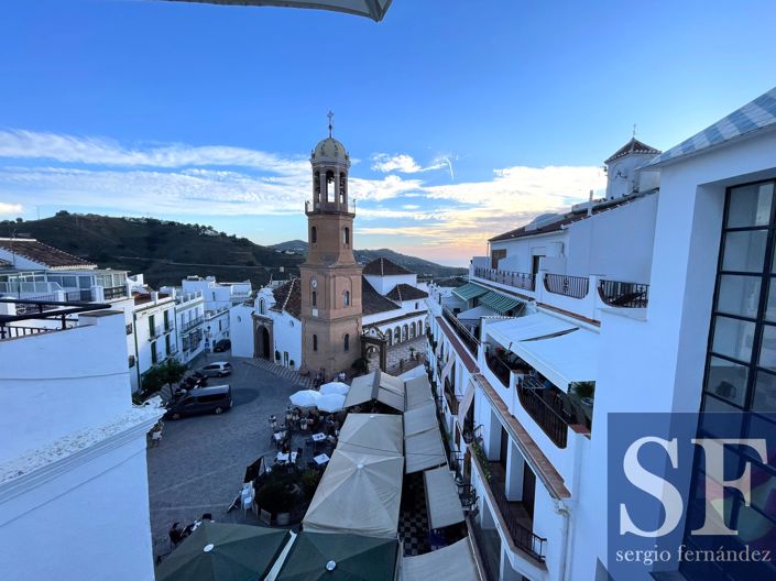 Image No.17-5 Bed Townhouse for sale