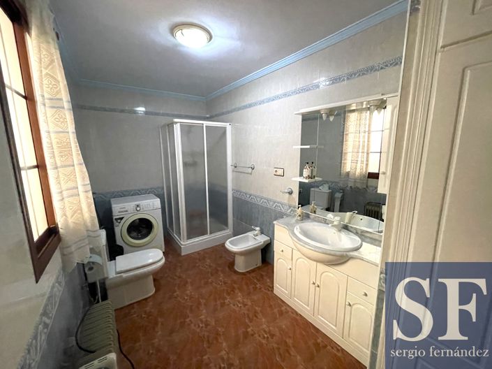 Image No.13-5 Bed Townhouse for sale