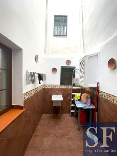 Image No.15-5 Bed Townhouse for sale