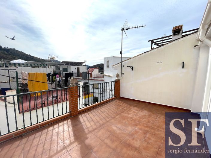 Image No.16-5 Bed Townhouse for sale