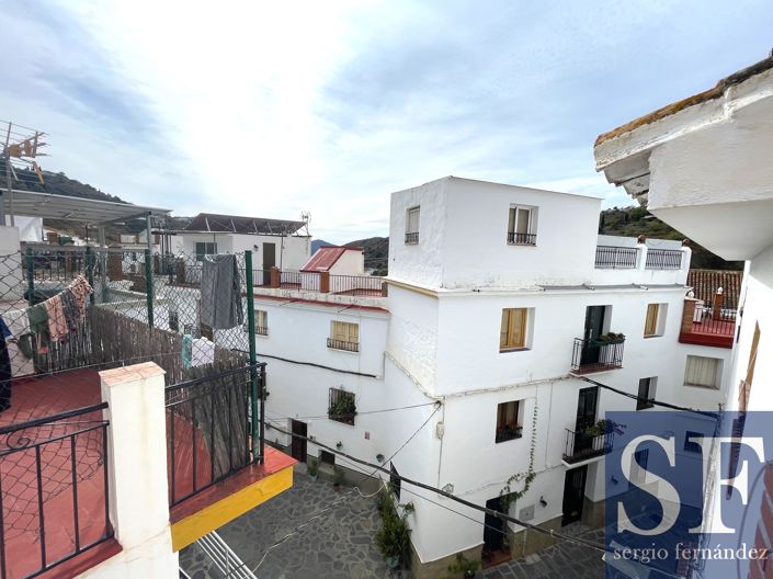 Image No.19-5 Bed Townhouse for sale