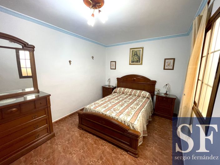 Image No.7-5 Bed Townhouse for sale