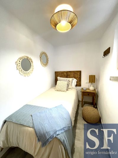 Image No.12-2 Bed Townhouse for sale