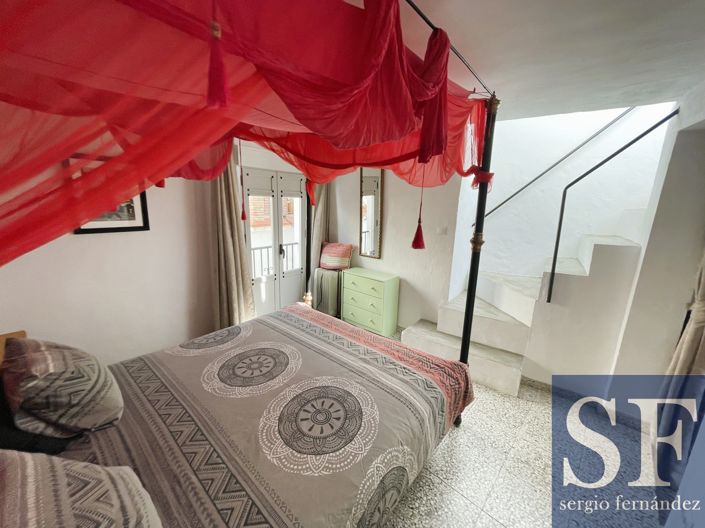 Image No.12-2 Bed Townhouse for sale