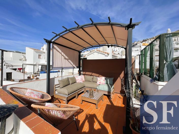 Image No.16-2 Bed Townhouse for sale