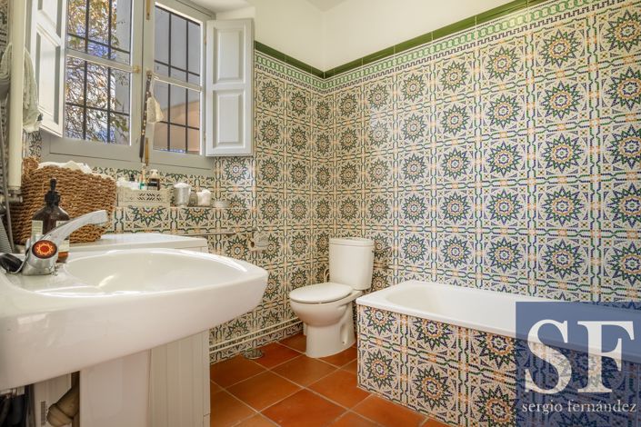 Image No.12-4 Bed Villa for sale