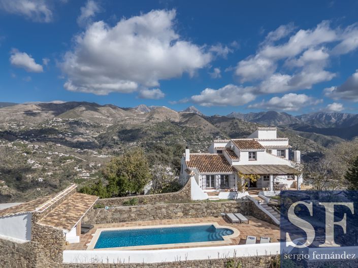 Image No.2-4 Bed Villa for sale