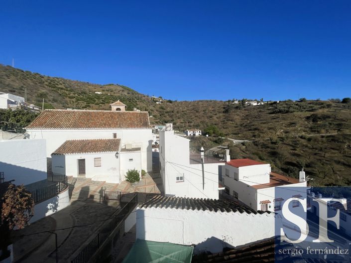 Image No.15-3 Bed Townhouse for sale