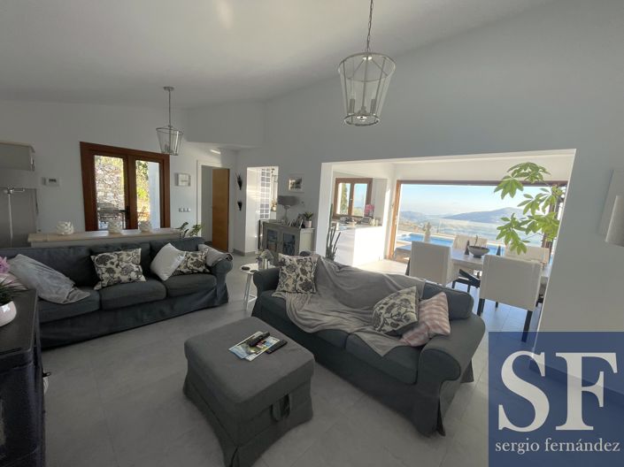 Image No.3-5 Bed Villa for sale