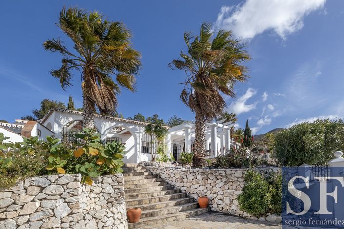 Image No.2-4 Bed Villa for sale