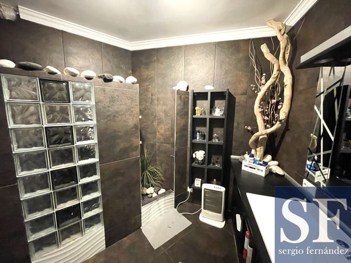 Image No.12-4 Bed Apartment for sale