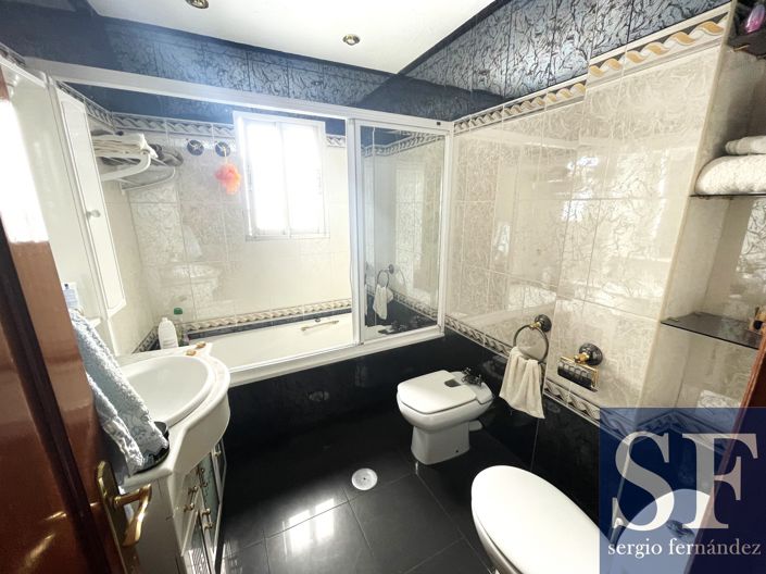 Image No.12-3 Bed Apartment for sale