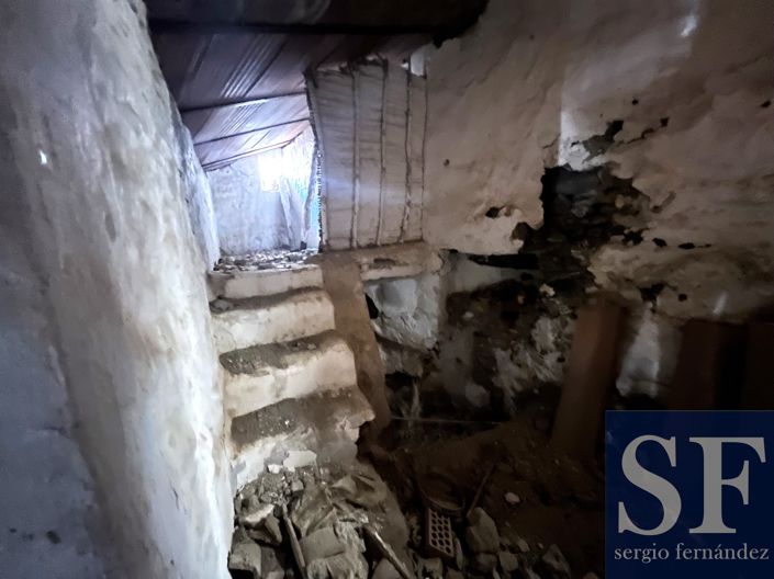 Image No.7-7 Bed Townhouse for sale