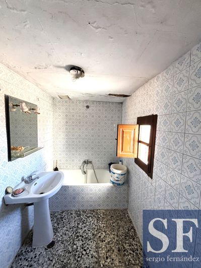 Image No.15-4 Bed Townhouse for sale