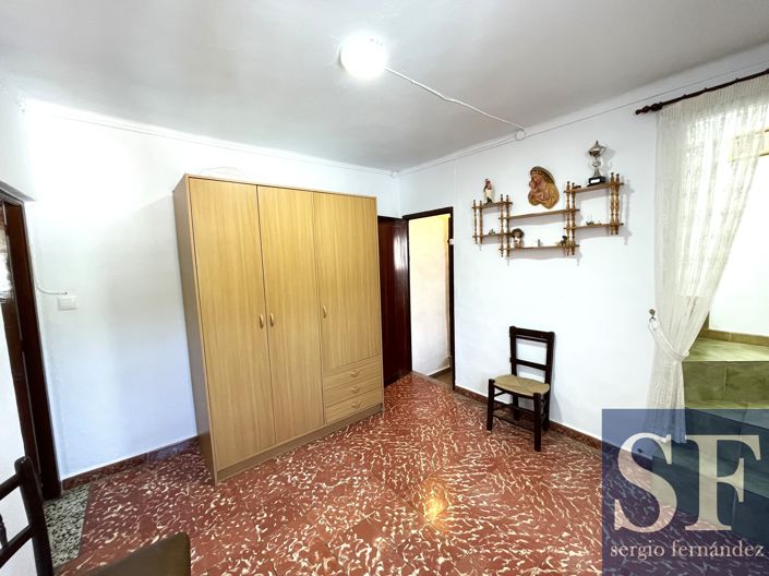 Image No.10-4 Bed Townhouse for sale