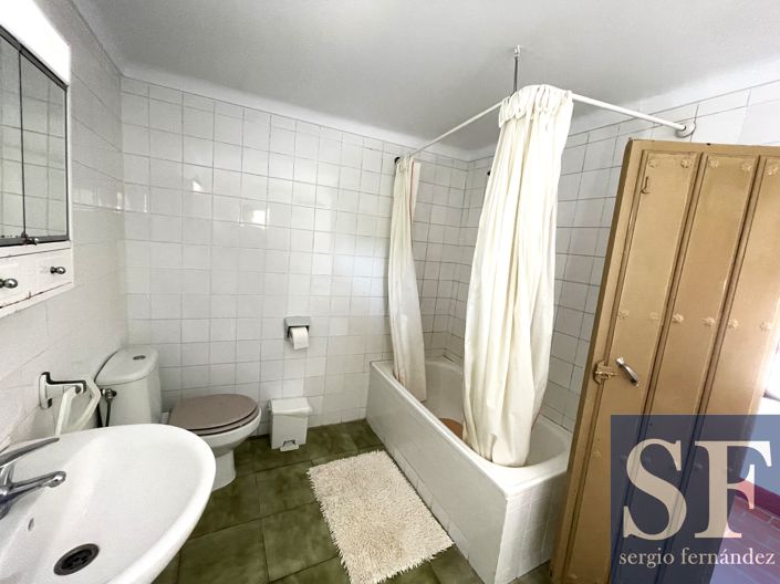 Image No.11-4 Bed Townhouse for sale