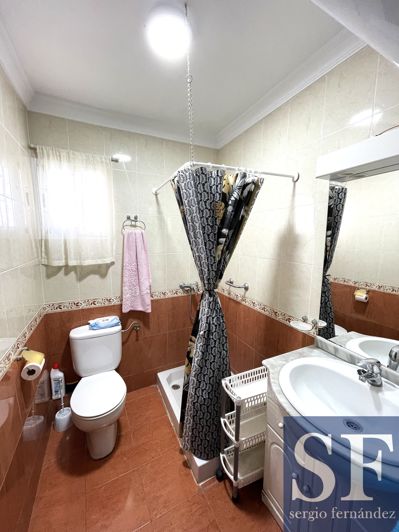 Image No.13-4 Bed Townhouse for sale