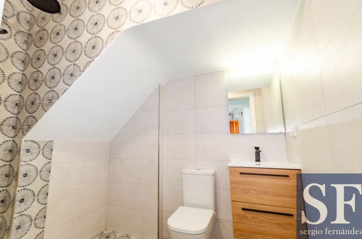 Image No.12-2 Bed Townhouse for sale