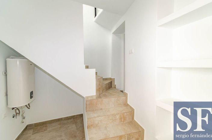 Image No.14-2 Bed Townhouse for sale