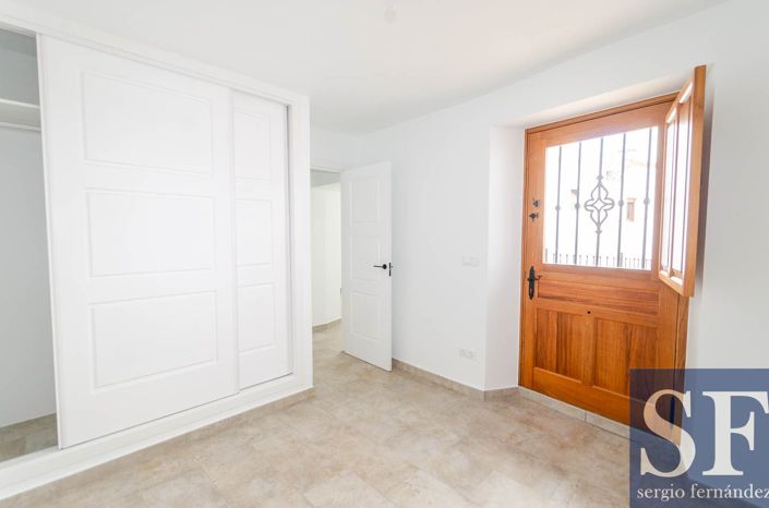 Image No.8-2 Bed Townhouse for sale