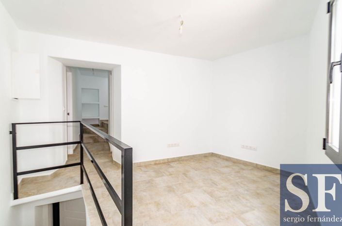 Image No.9-2 Bed Townhouse for sale