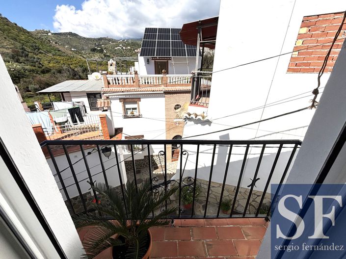 Image No.17-1 Bed Townhouse for sale