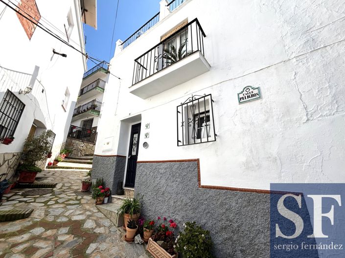 Image No.2-1 Bed Townhouse for sale