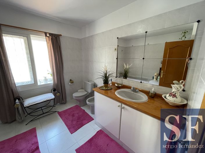 Image No.10-4 Bed Villa for sale