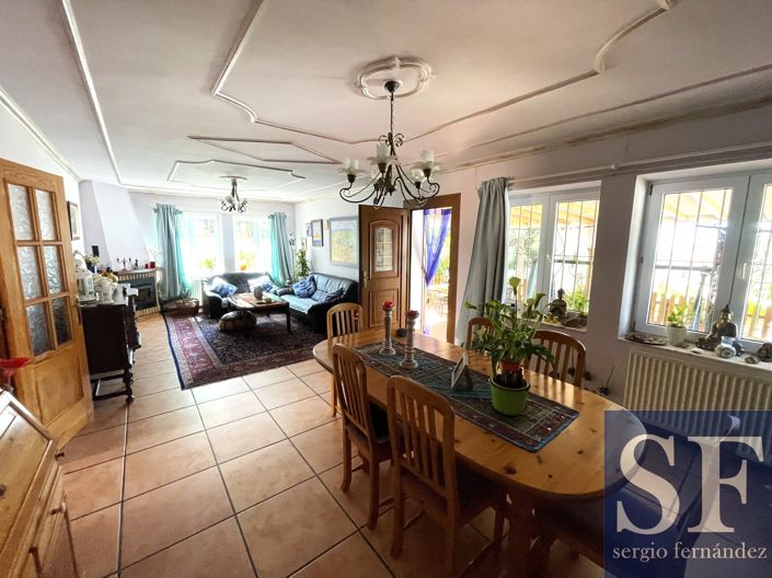 Image No.2-4 Bed Villa for sale