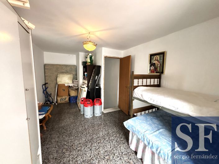 Image No.14-5 Bed Townhouse for sale