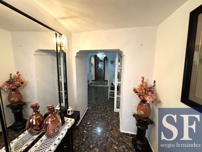 Image No.16-5 Bed Townhouse for sale