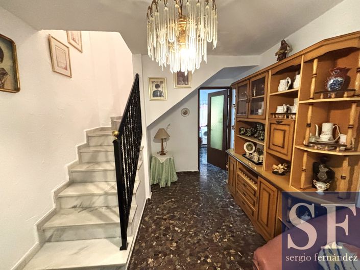 Image No.18-5 Bed Townhouse for sale