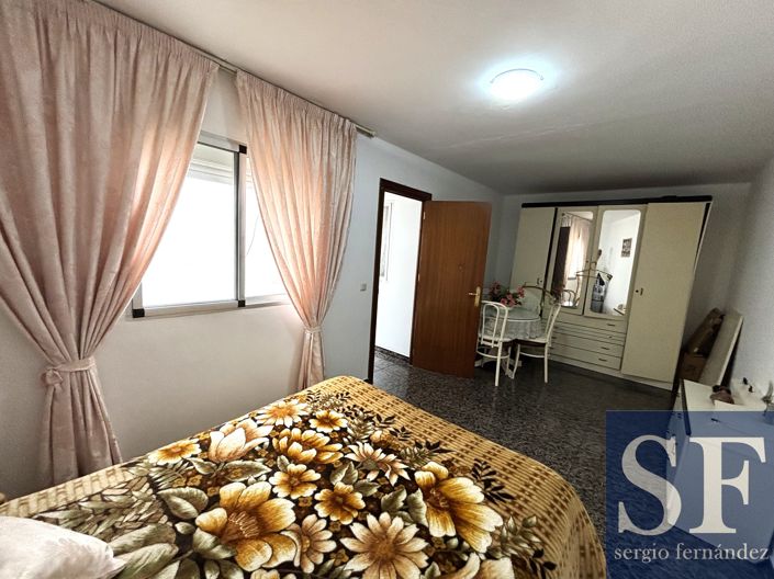 Image No.7-5 Bed Townhouse for sale