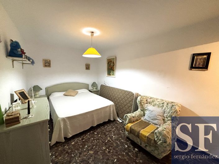 Image No.8-5 Bed Townhouse for sale