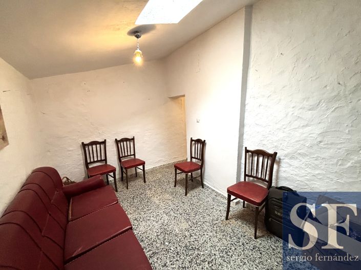 Image No.11-5 Bed Townhouse for sale