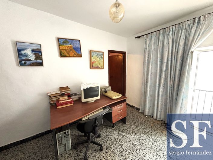 Image No.15-5 Bed Townhouse for sale