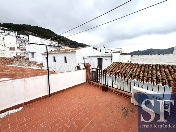 Image No.19-5 Bed Townhouse for sale